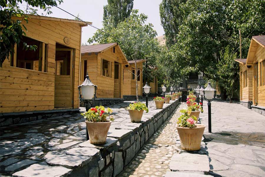 باغ رستوران شاخه نبات