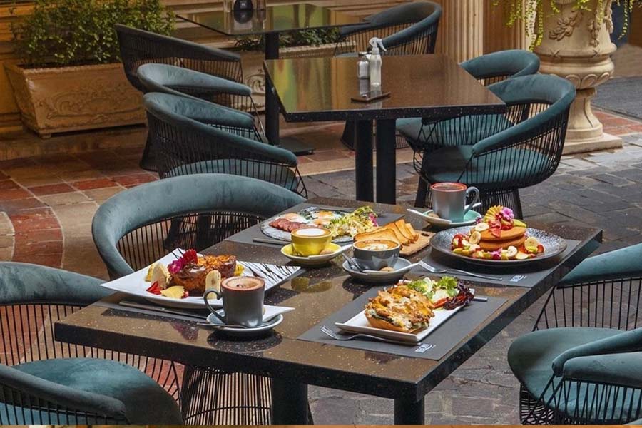 رستوران لئون برای صبحانه