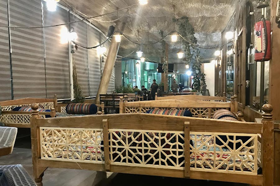 رستوران سنتی آب و آتش میرداماد با موسیقی زنده