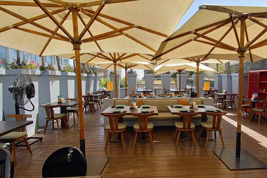 رستوران مانسون لانژ