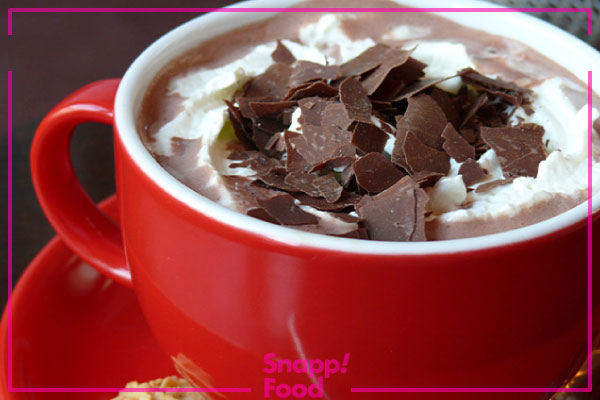 طرز تهیه هات چاکلت یا شکلات داغ ساده با تکه های شکلات