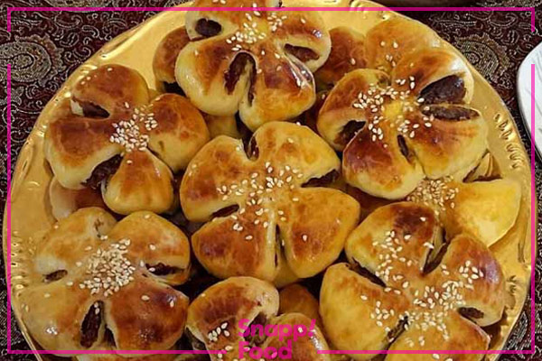 طرز تهیه نان خرمایی بزرگ خانگی