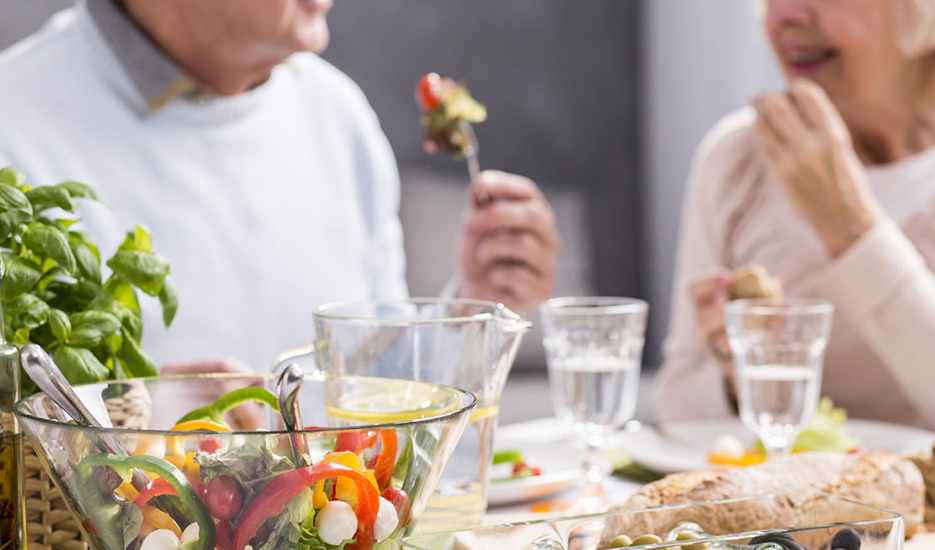 درباره تغذیه سالمندان در طب سنتی بیشتر بدانید!