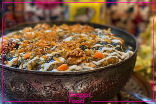 مراحل طرز تهیه آش کلم برگ و هویج