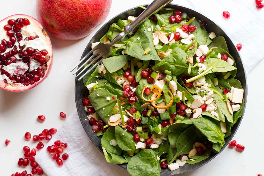 سالاد انار و اسفناج