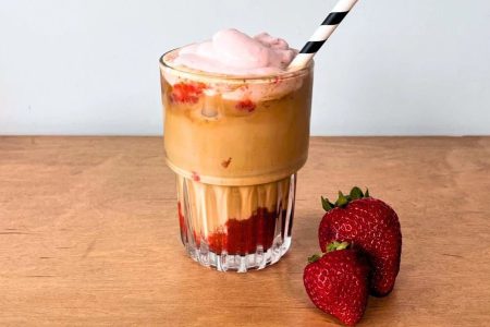 آیس لته توت فرنگی