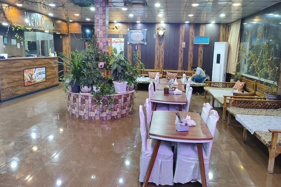 رستوران ماه جهان ساوه