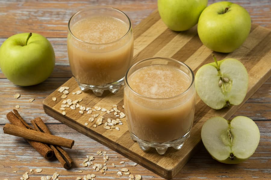 اسموتی سیب و دارچین