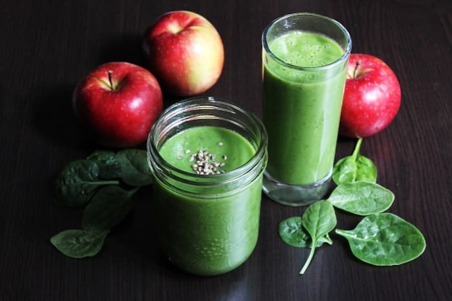 اسموتی سیب و اسفناج