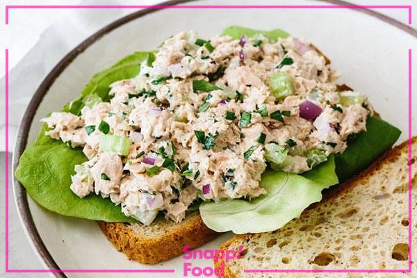 سالاد کرفس و تن ماهی