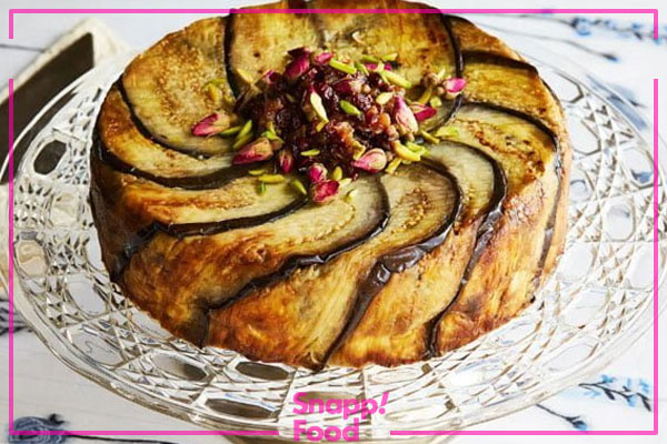 تهیه ته دیگ ماکارونی با کدو سبز و بادمجان