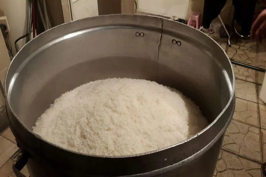 جوشاندن برنج و دمکردن پلو