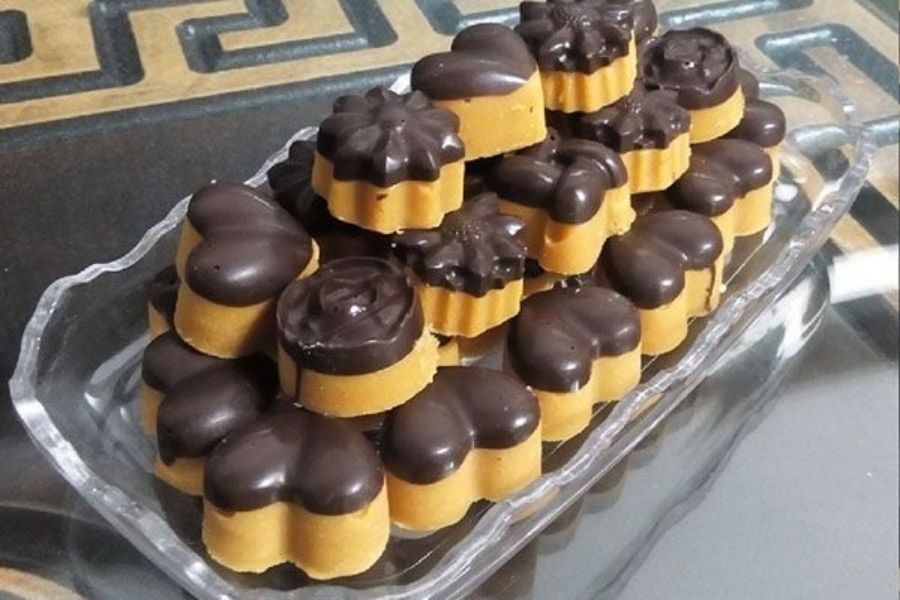 طرز تهیه شیرینی برشتوک دو رنگ