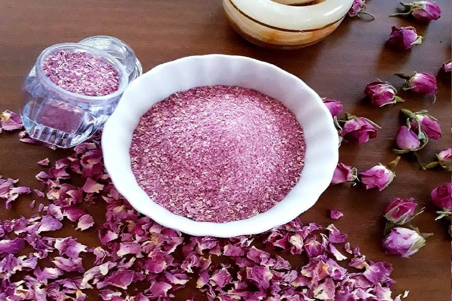 خواص گل محمدی برای پوست