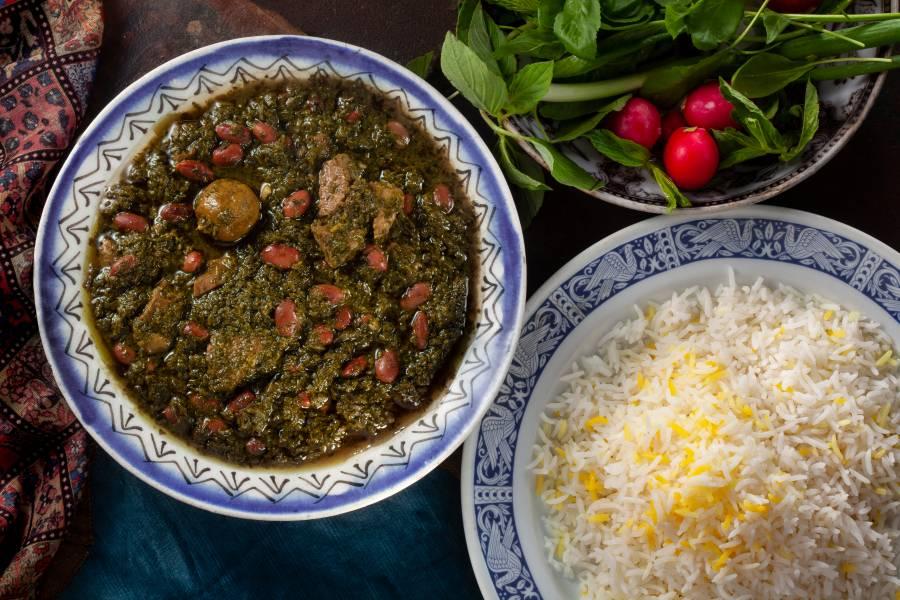 شوری خورشت قورمه سبزی را چگونه بگیریم