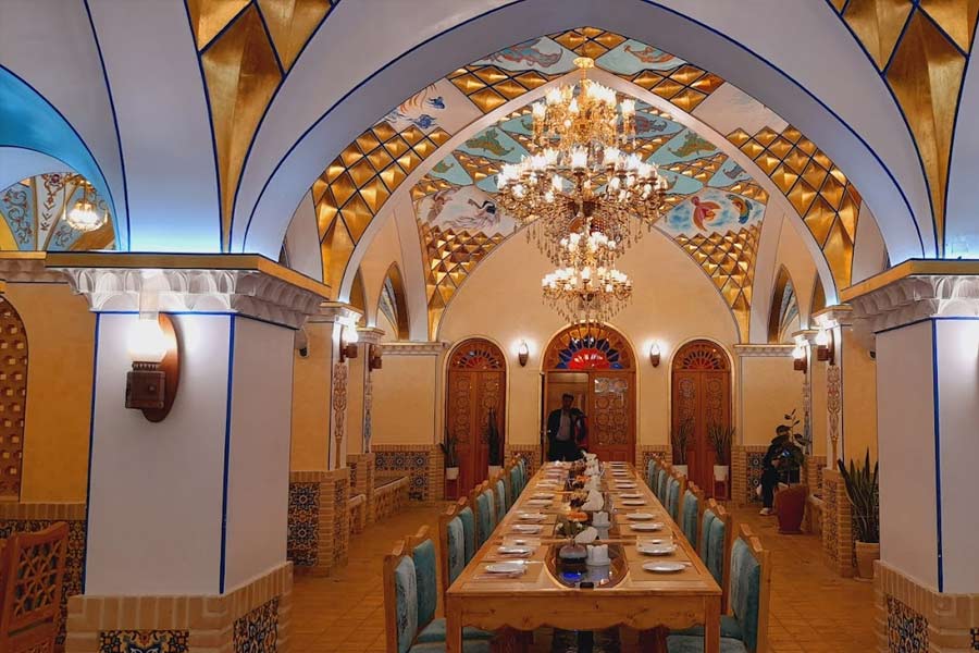 عمارت فخریه از بهترین رستورانهای کاشان