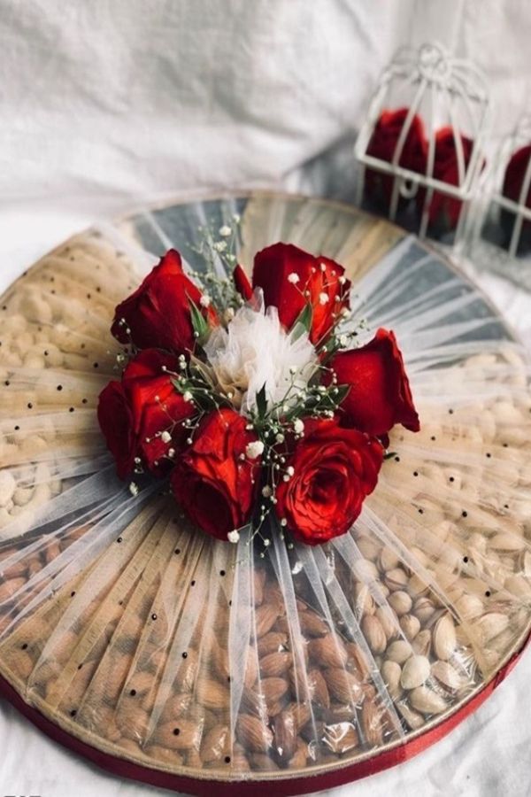 سفره شب یلدا با گل