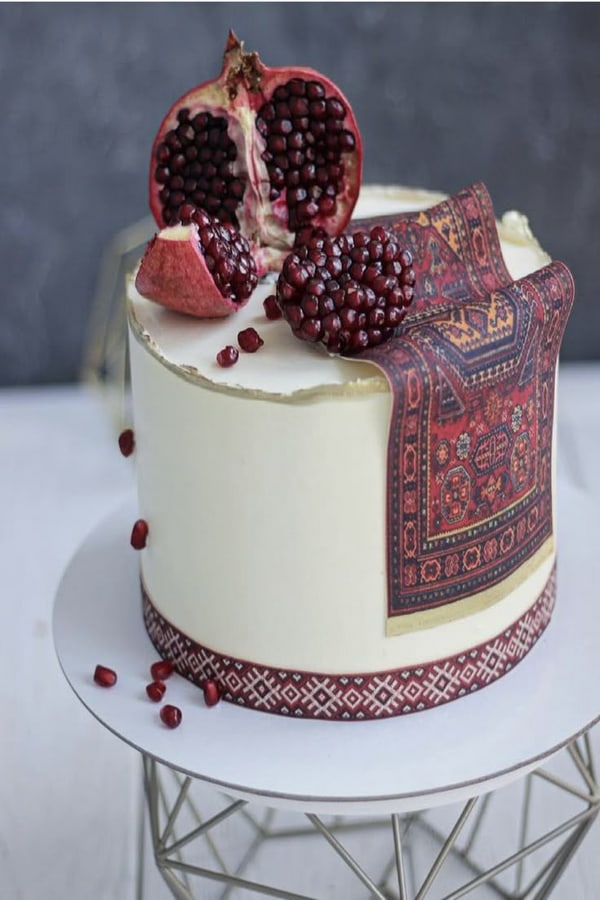 سفره شب یلدا با دسر انار