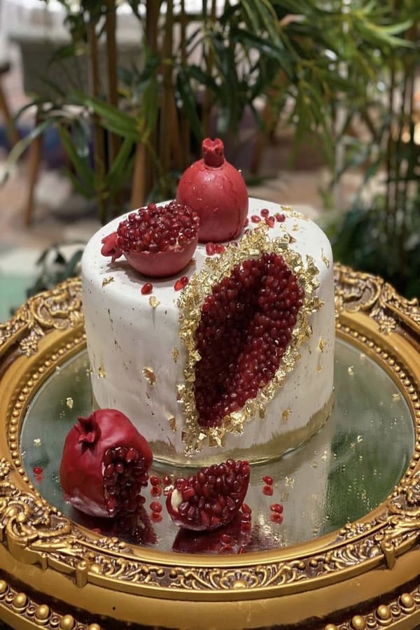 کیک برای سفره شب یلدا