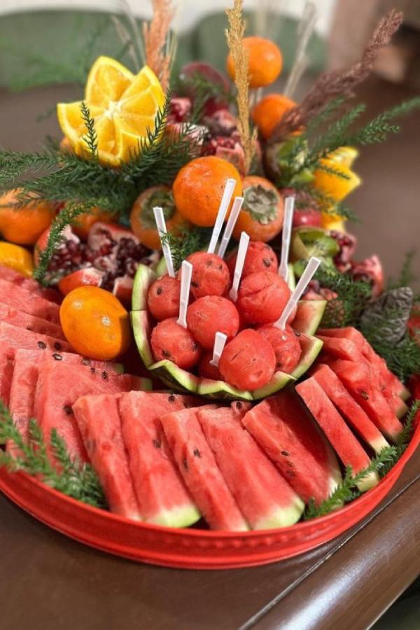 تزیین هندوانه برای یلدا