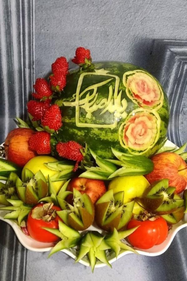 تزیین میوه یلدا برای عروس