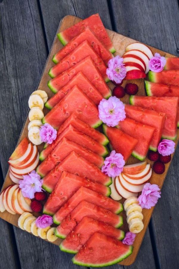 تزیین هندوانه برای یلدا