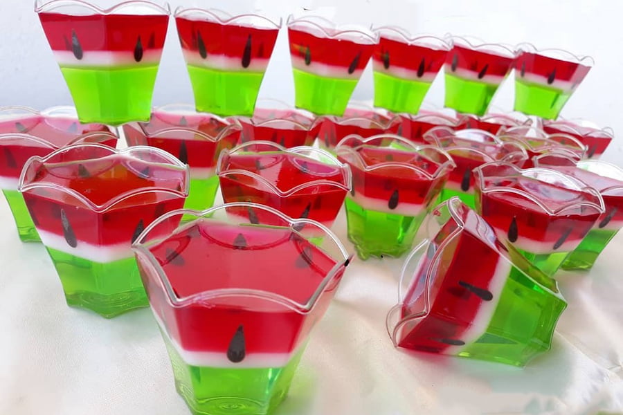 ژله شب یلدا لیوانی با شیر