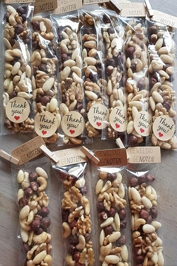 تزیین آجیل شب یلدا برای مدرسه