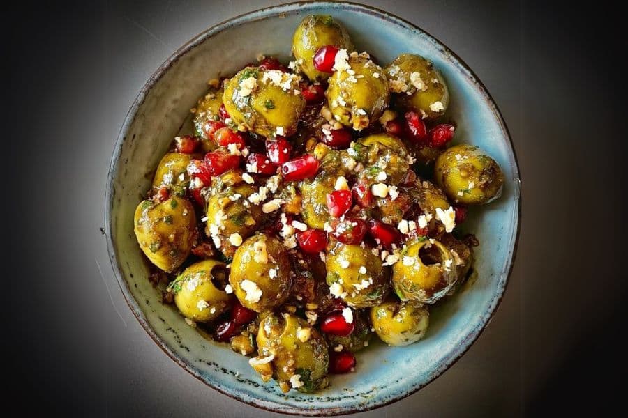 خواص زیتون پرورده با انار برای سلامت قلب 