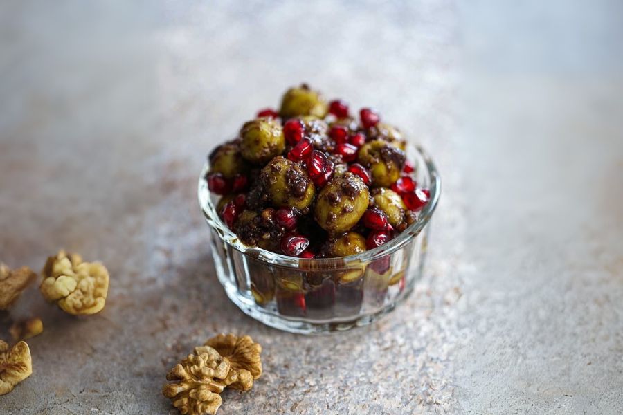 زندگی سالم در کنار زیتون پرورده 