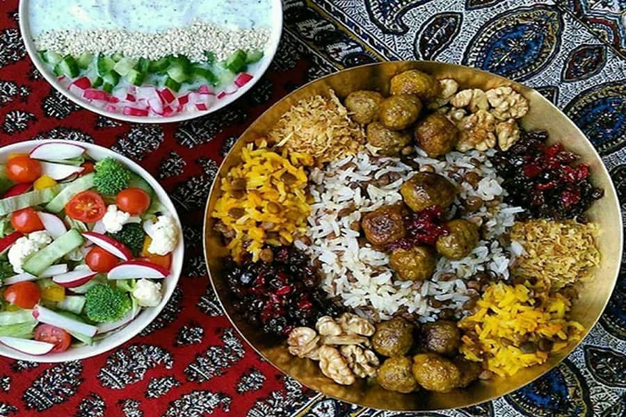 قنبر پلو یکی از بهترین غذاهای محلی شیراز