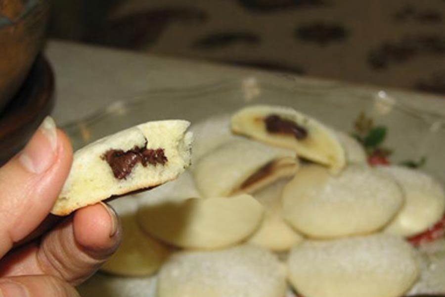 شیرینی مغزدار شکلاتی