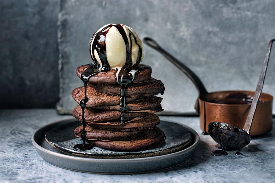 پنکیک کاکائویی با شکلات تلخ
