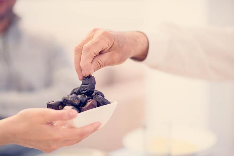 فواید خرما برای رفع یبوست