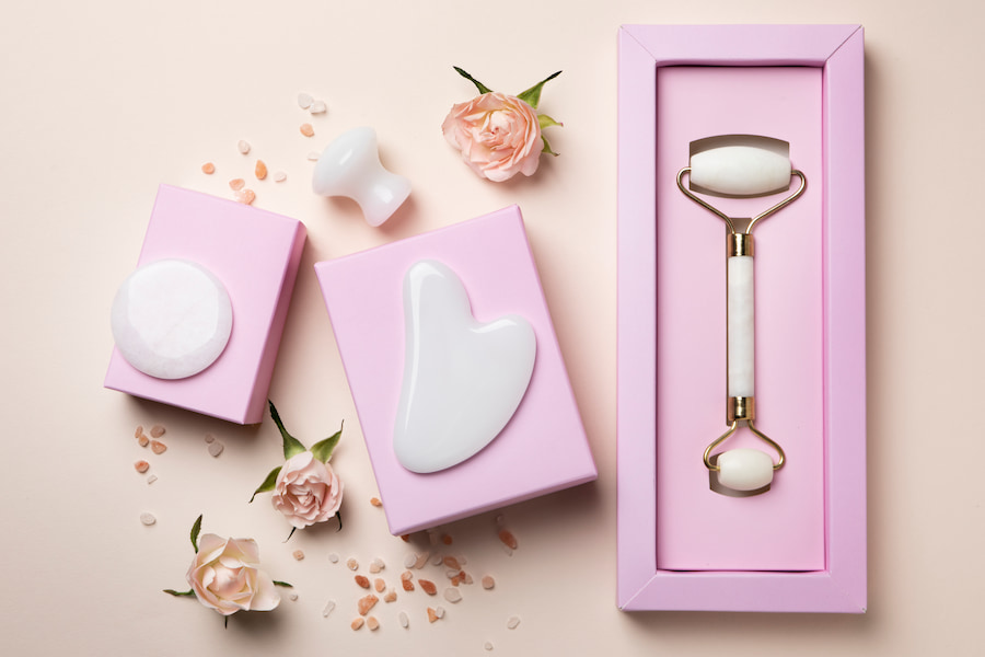 لوازم آرایشی بهترین کادو روز معلم