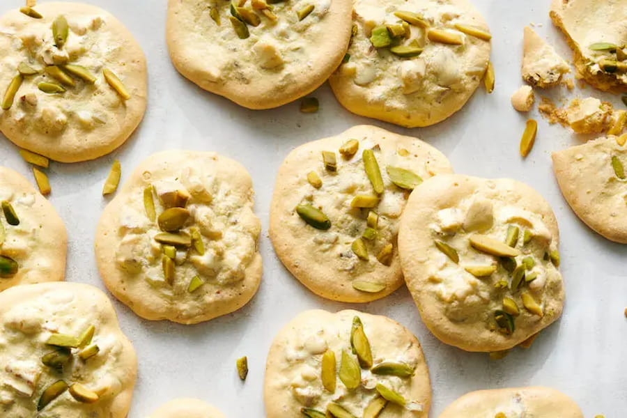 شیرینی پفکی گردویی