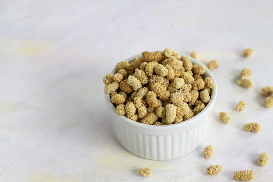 خواص توت سفید خشک