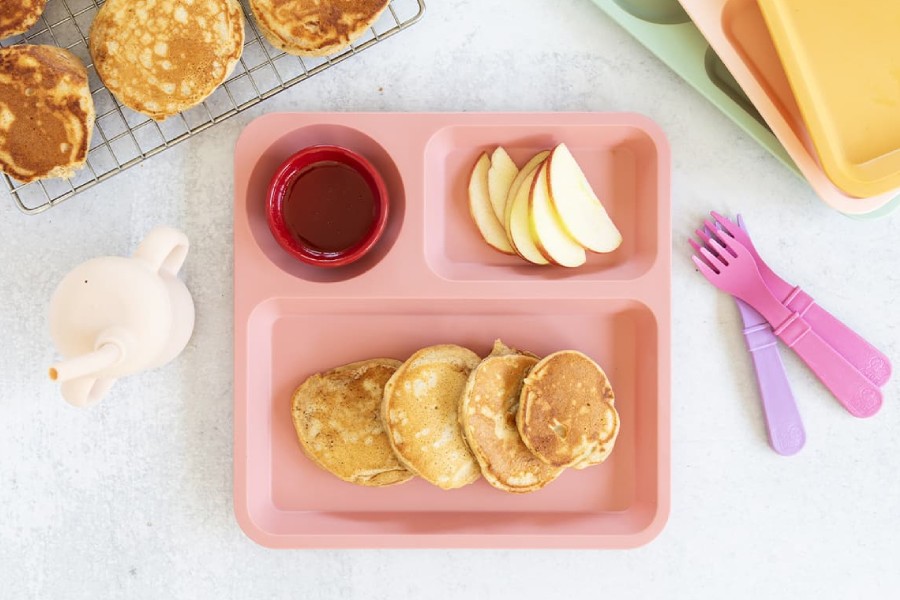 طرز تهیه پنکیک سیب برای کودکان