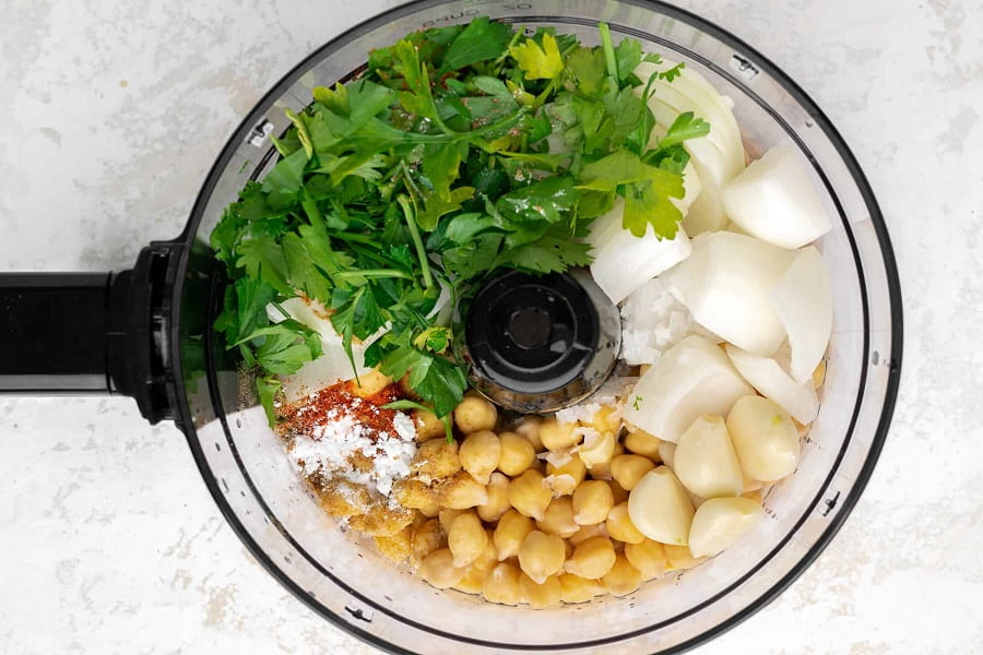 خرد کردن سبزی فلافل