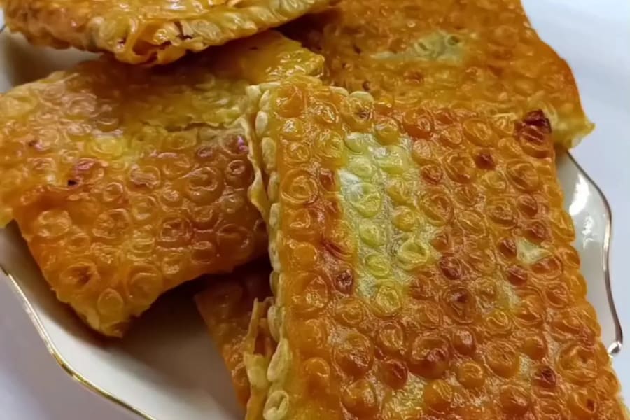 سمبوسه پیتزایی با سوسیس مربعی