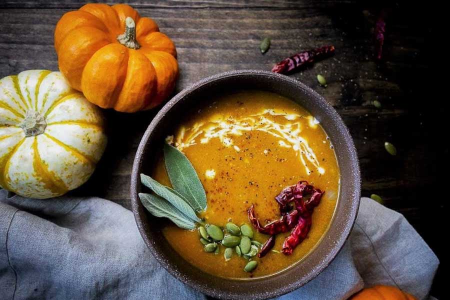 سوپ کدو حلوایی غذای گیاهی خوشمزه