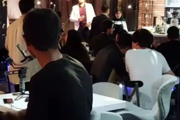 کافه احمد ظاهر