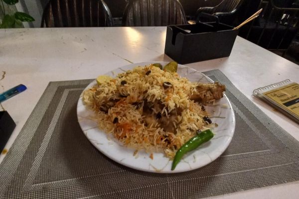 غذای محلی افغانستان در کافه احمد ظاهر