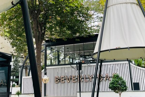 رستوران بورلی