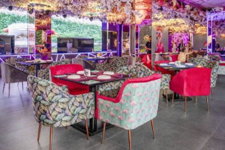 فضای داخلی رستوران فلامینگو