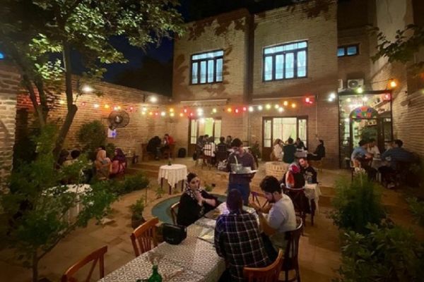 فضای باز خانه نیکو