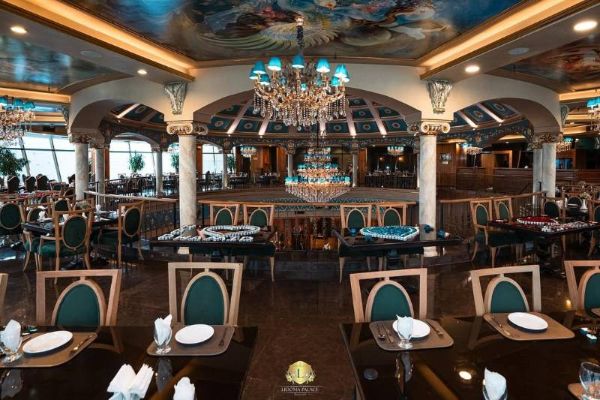 فضای داخل رستوران لیدوما