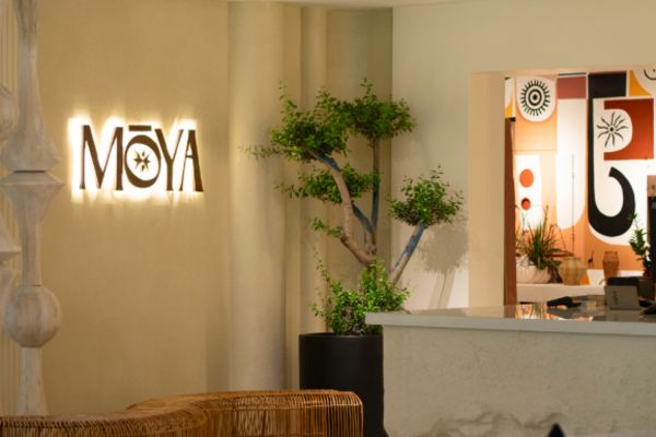 کافه رستوران مویا