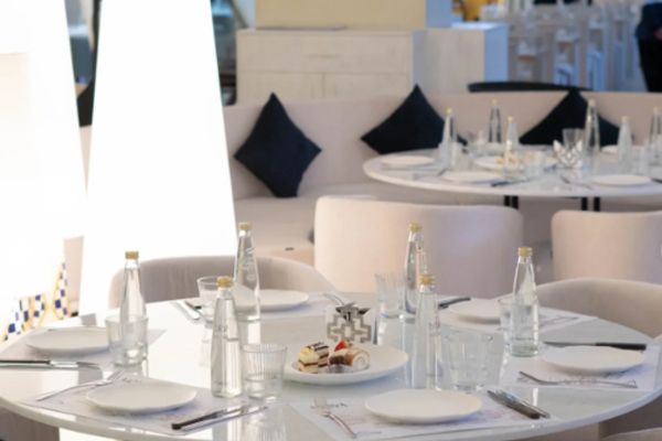 رستوران مویا