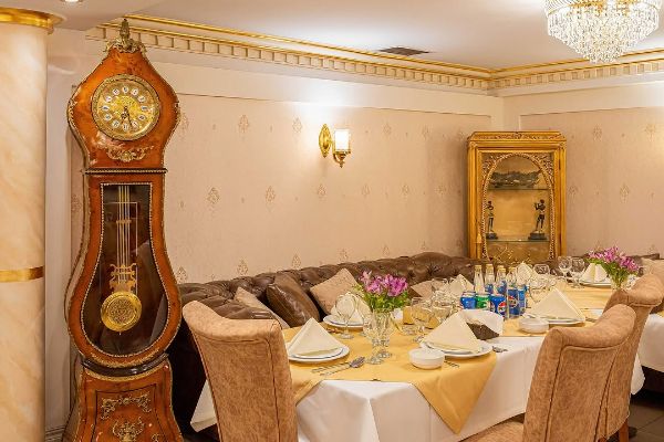 چیدمان سالن رستوران باباخانی